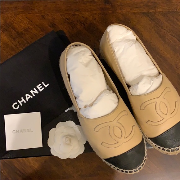 Chanel Nude with Black Cap Toe Espadrilles - Picture 3 of 8